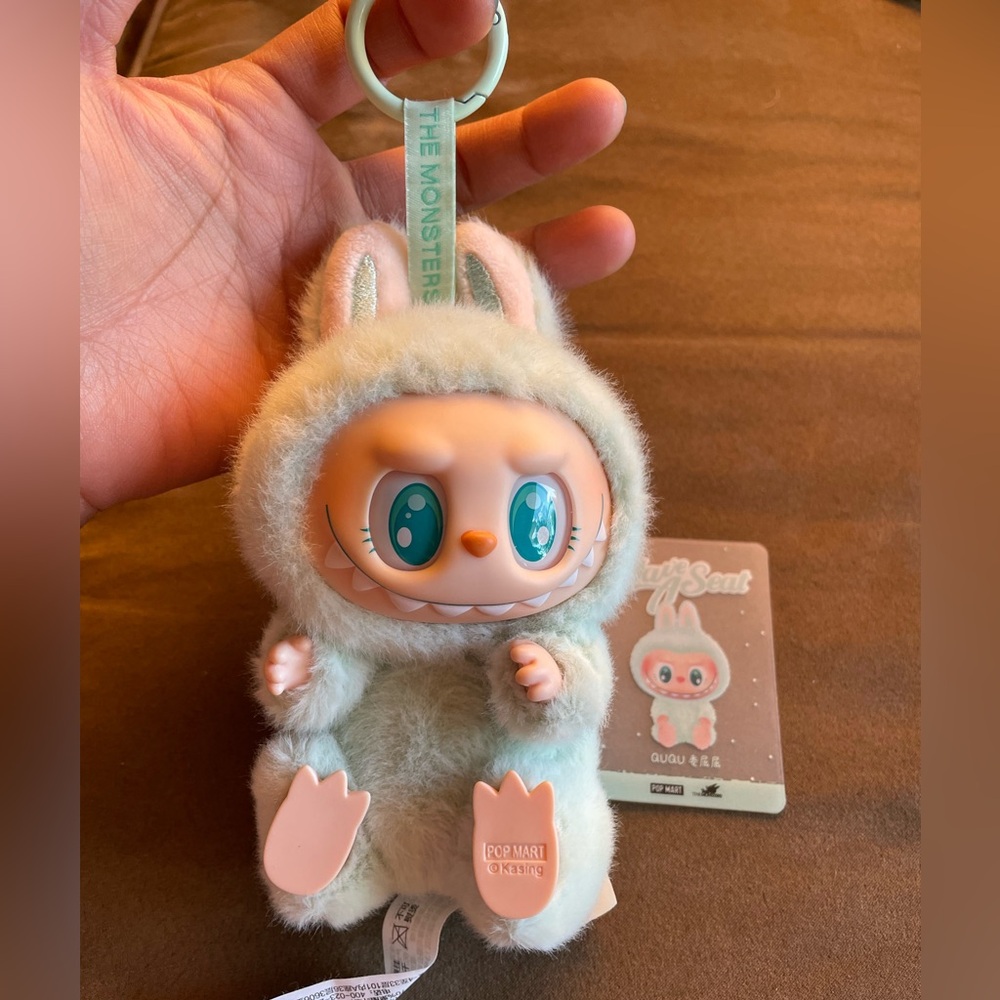 Pop Mart The Monsters Labubu Keychain Have a Seat - Ququ EUC